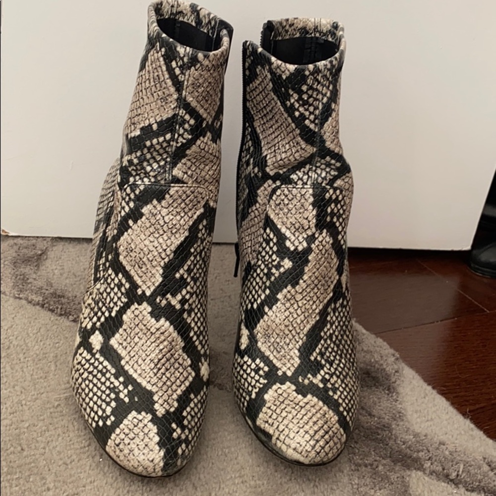 alligator bootsies